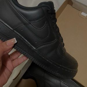 Black Air Force 1’s